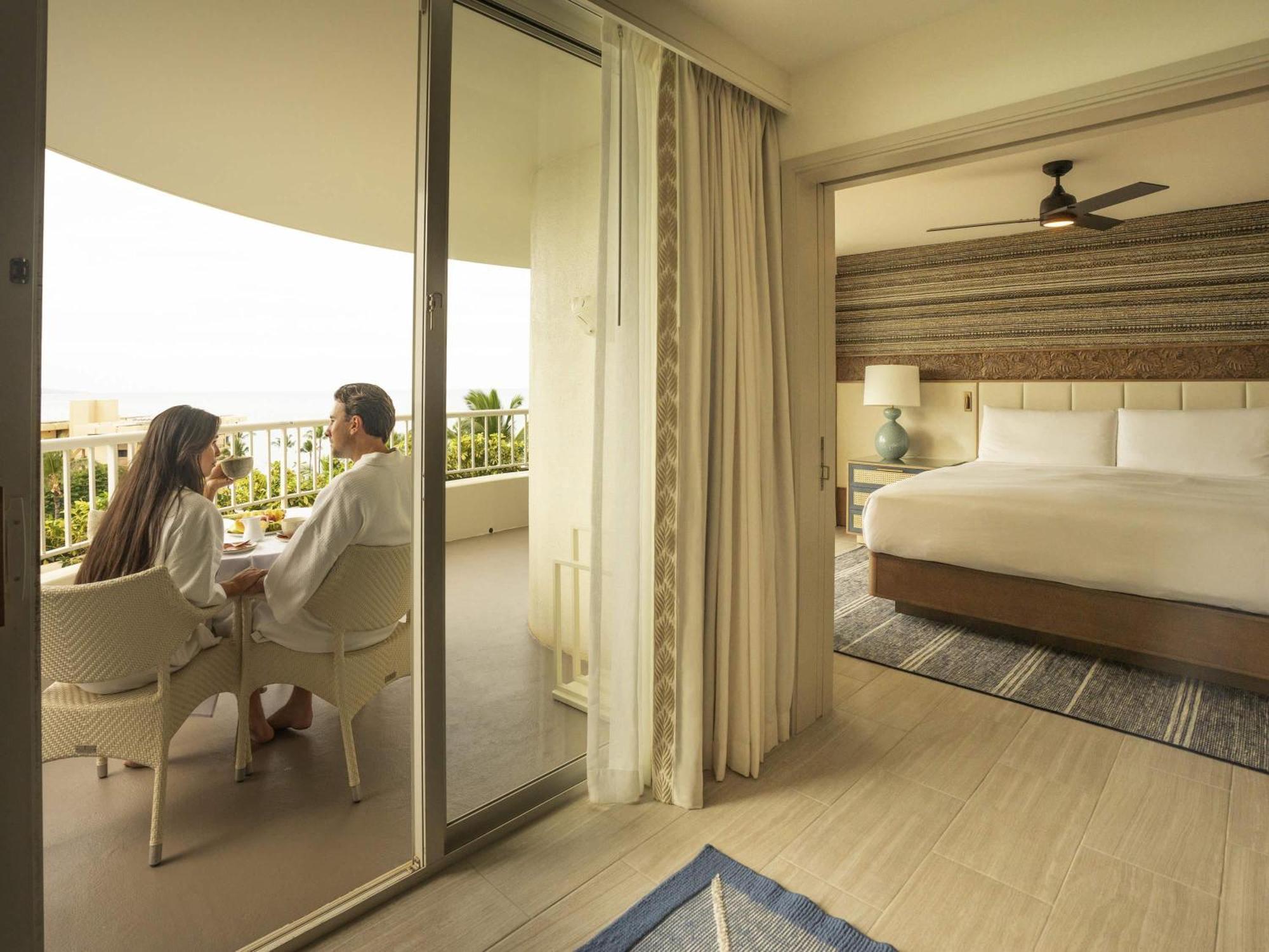 Signature King Suite Sofa Bed Ocean View