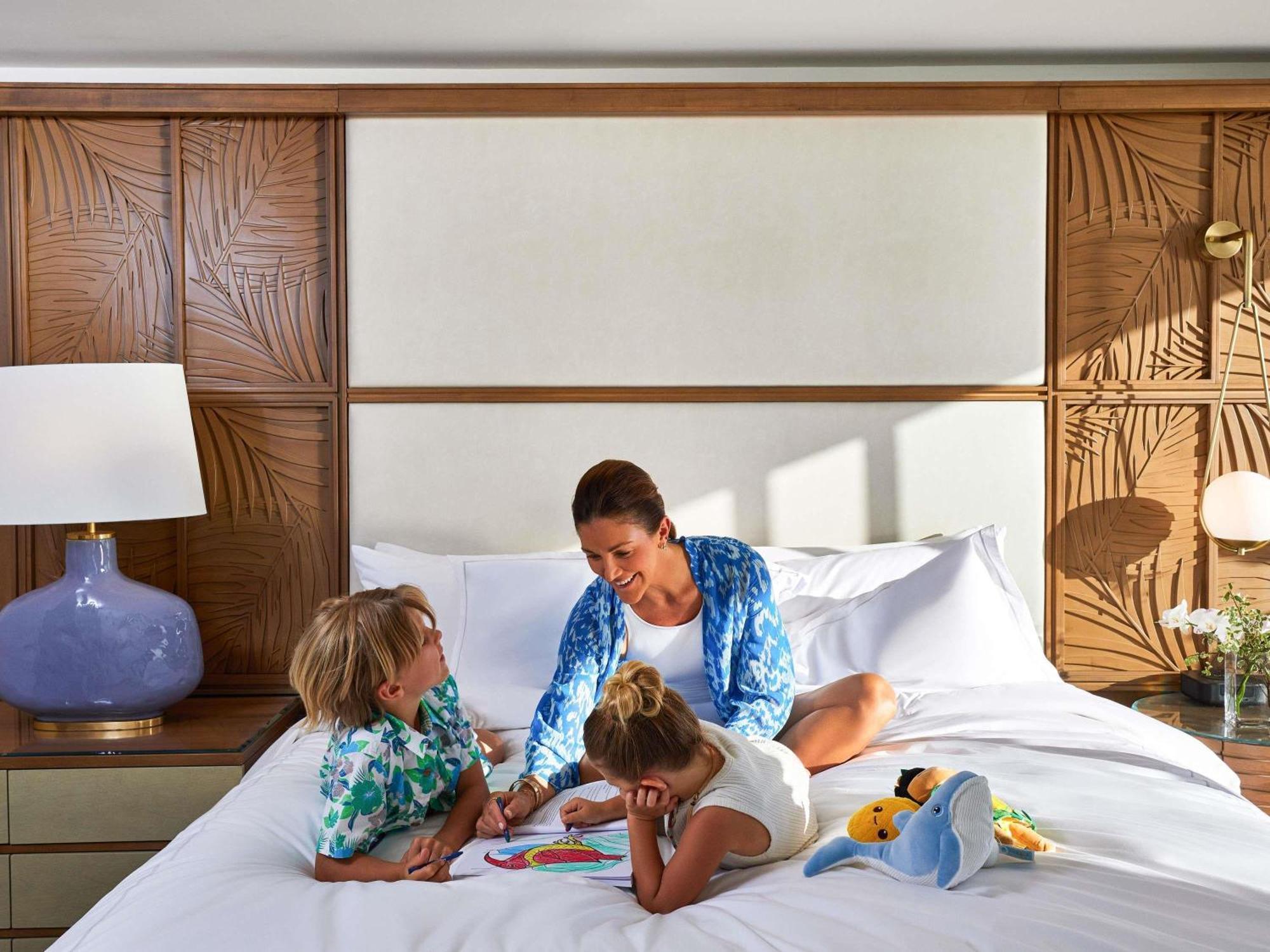 Kilohana Corner King Suite Sofa Bed Ocean View